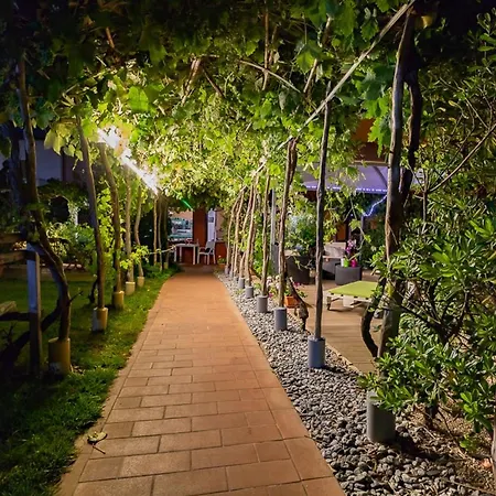 Ariadimari מלון 3*