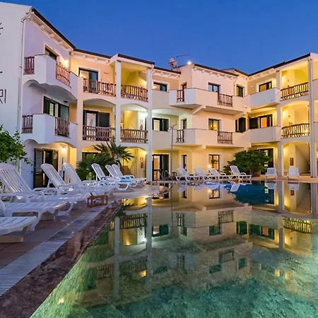 Ariadimari ホテル 3*