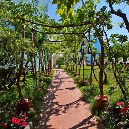 Ariadimari Hotel 3*