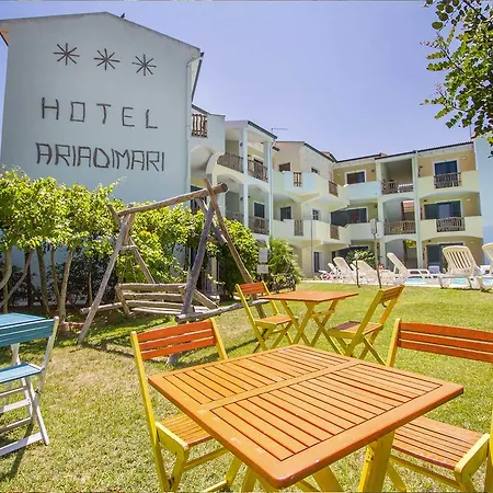 Ariadimari ホテル